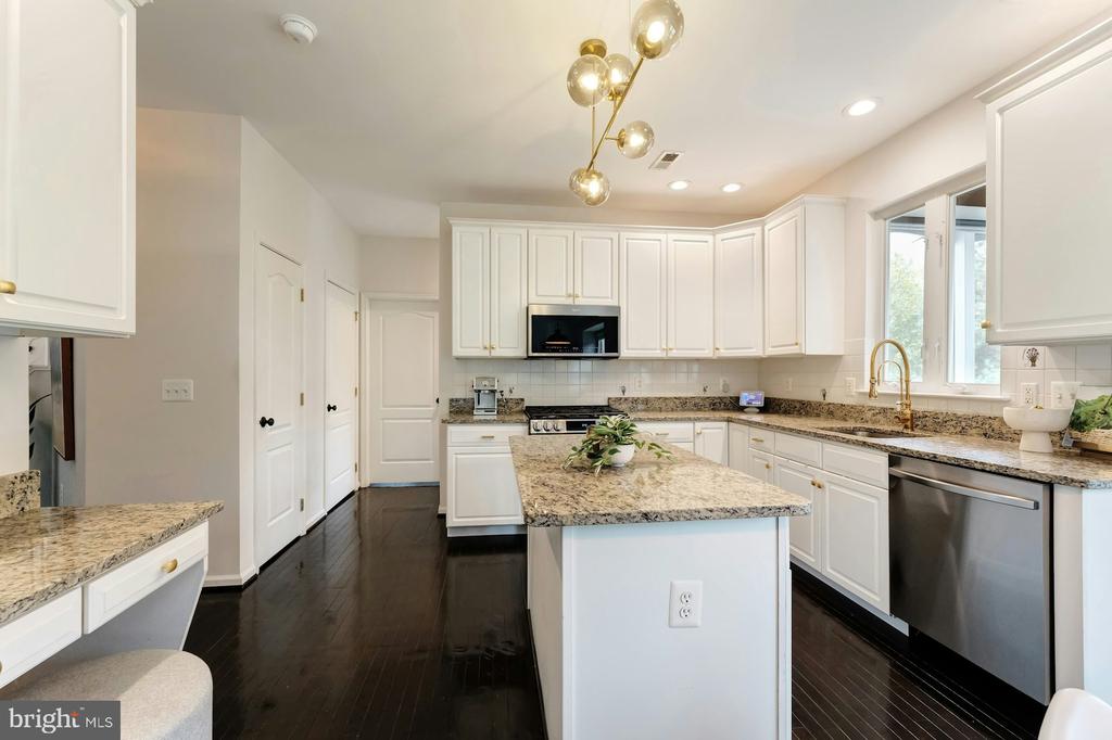 21581 KOUROS COURT