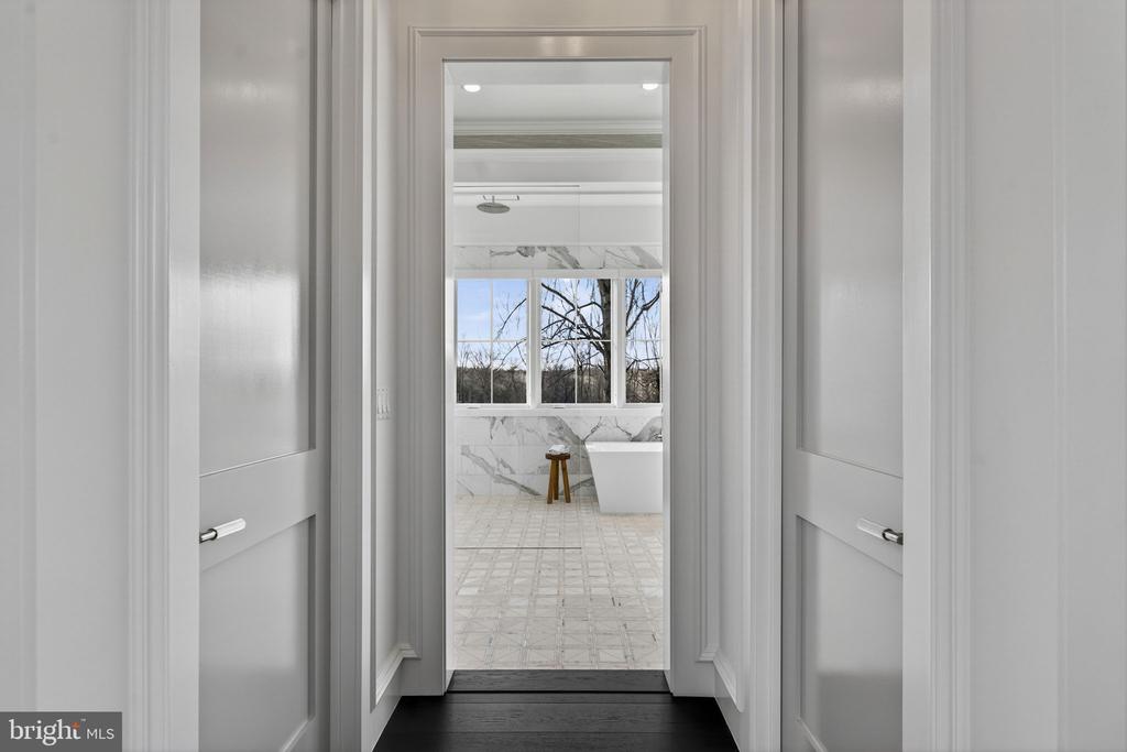1 FOXTROT KNOLL LANE