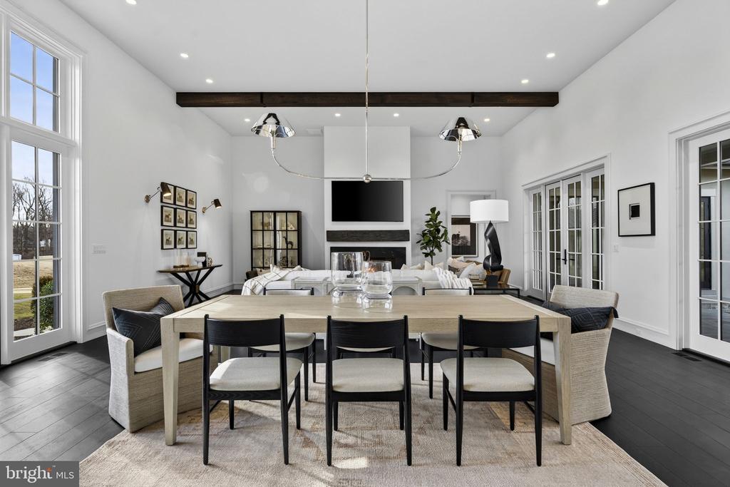 1 FOXTROT KNOLL LANE