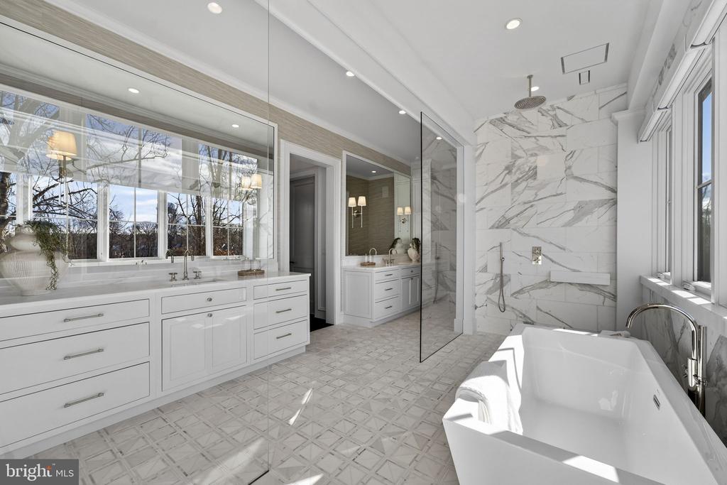1 FOXTROT KNOLL LANE