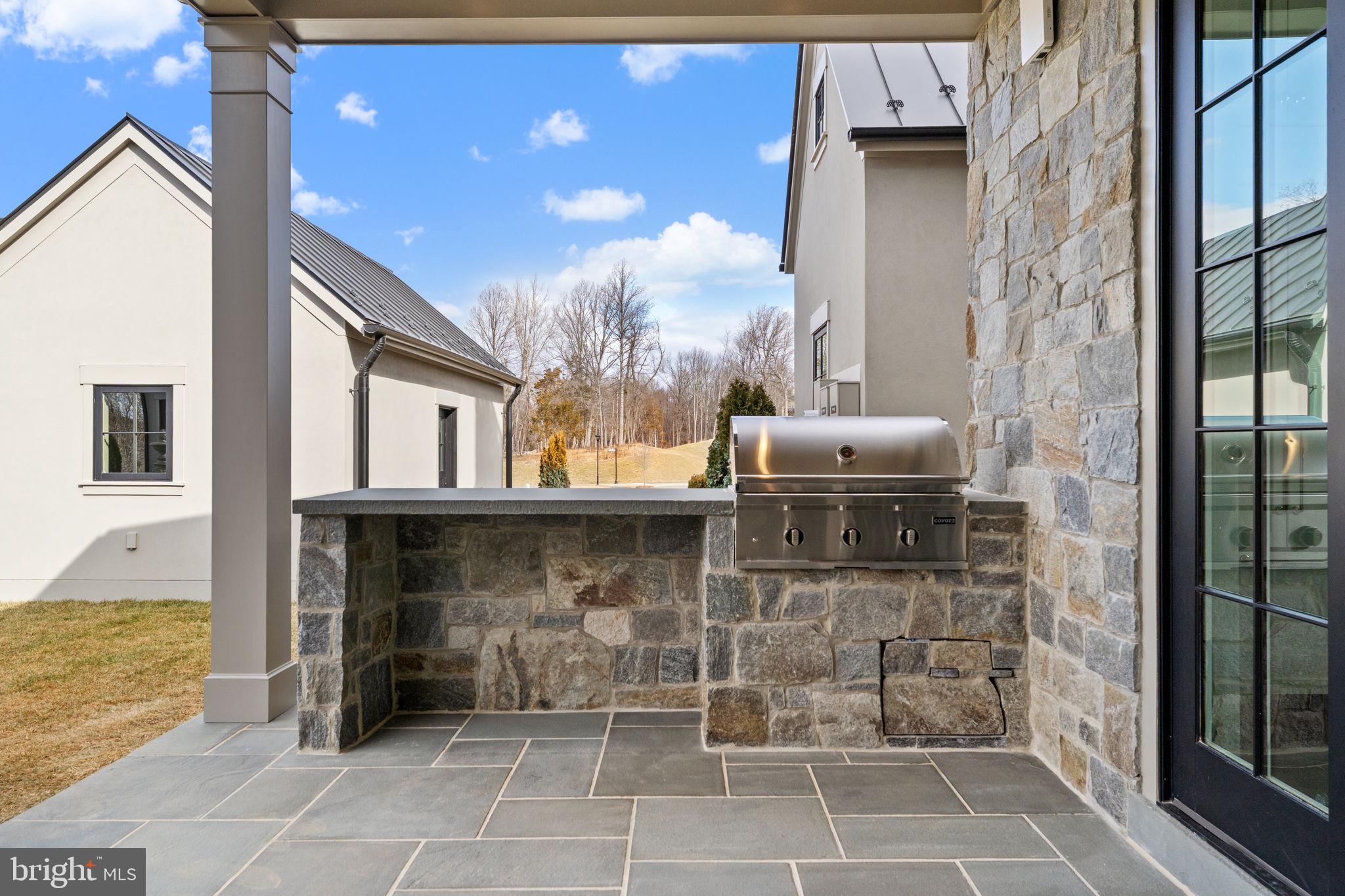 1 FOXTROT KNOLL LANE