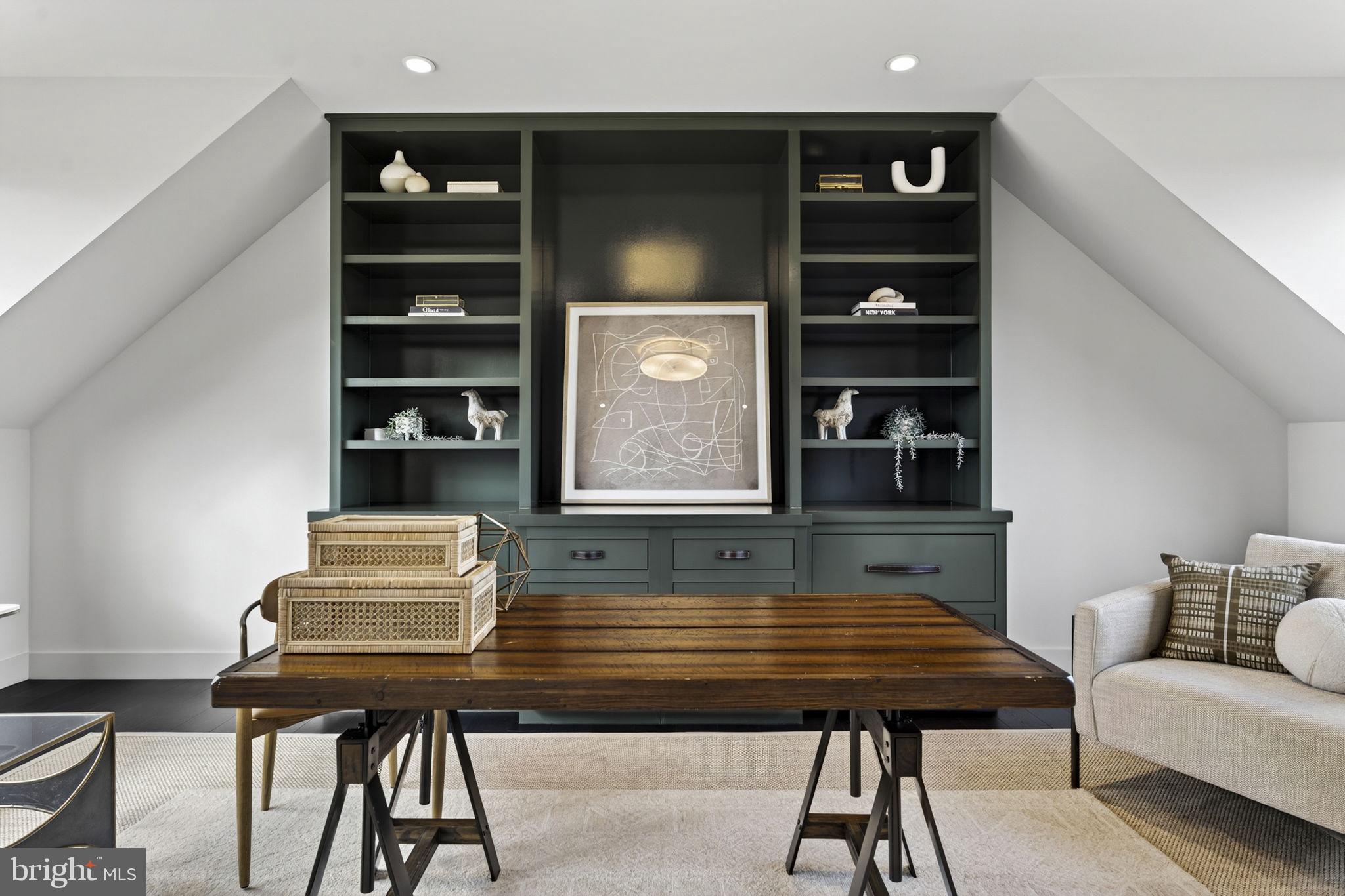 1 FOXTROT KNOLL LANE