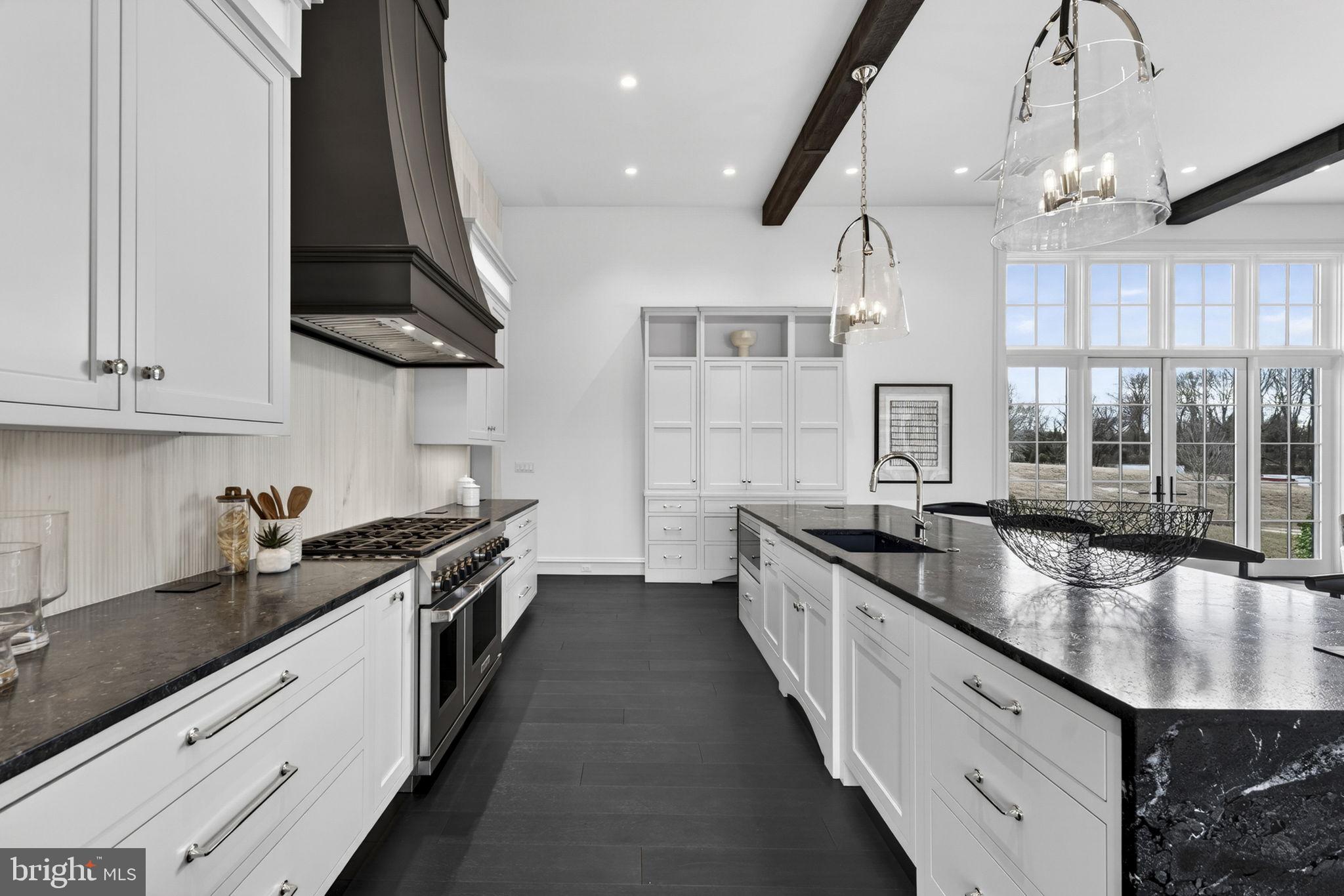 1 FOXTROT KNOLL LANE