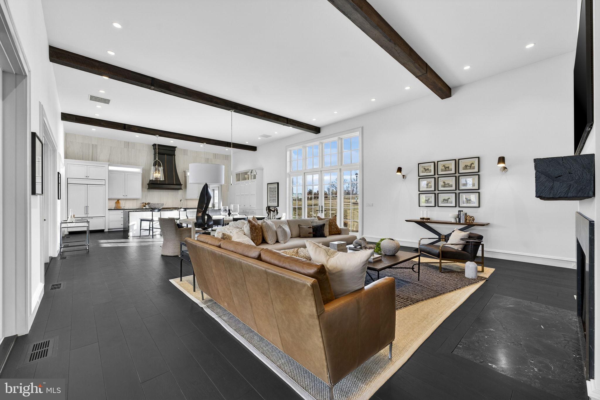 1 FOXTROT KNOLL LANE