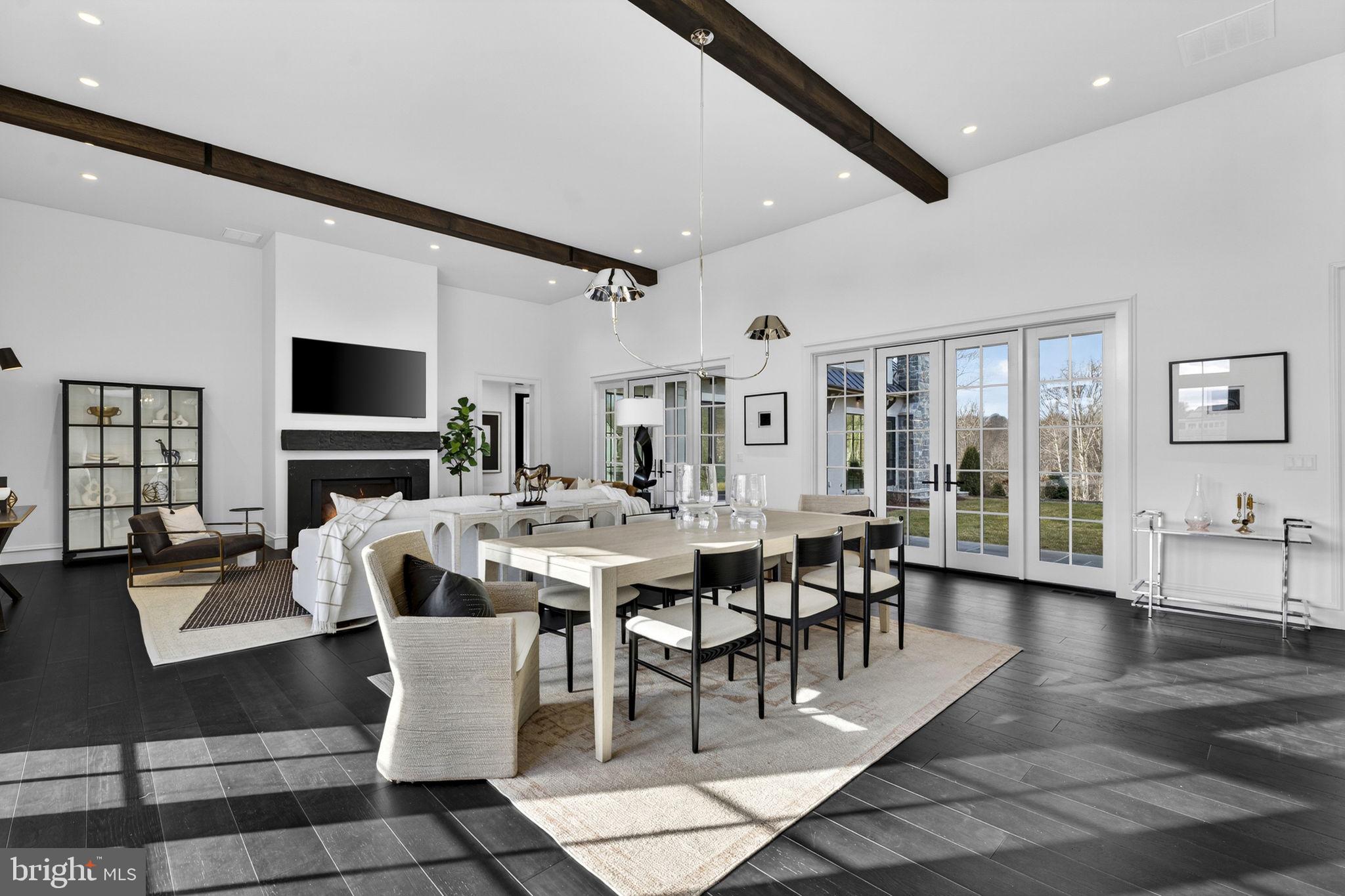 1 FOXTROT KNOLL LANE