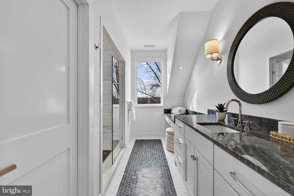 1 FOXTROT KNOLL LANE