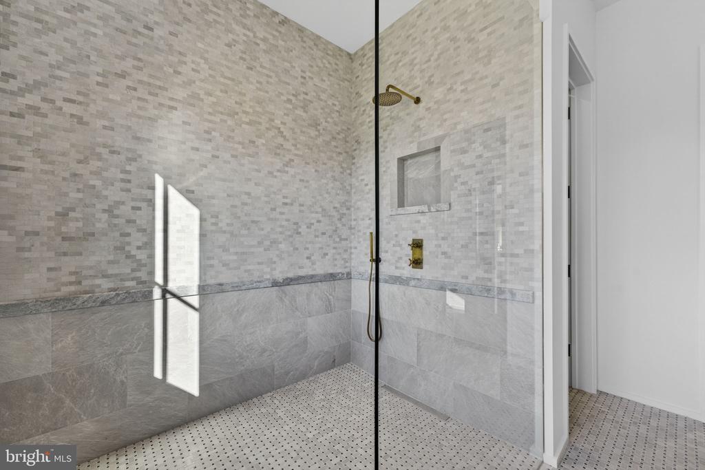 1 FOXTROT KNOLL LANE