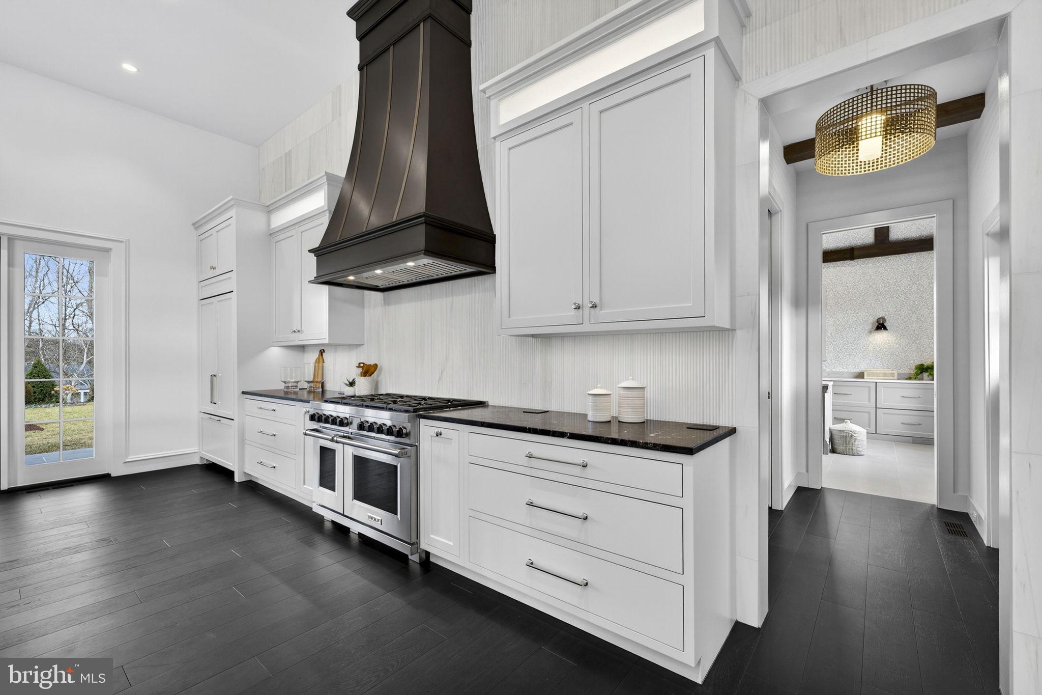 1 FOXTROT KNOLL LANE