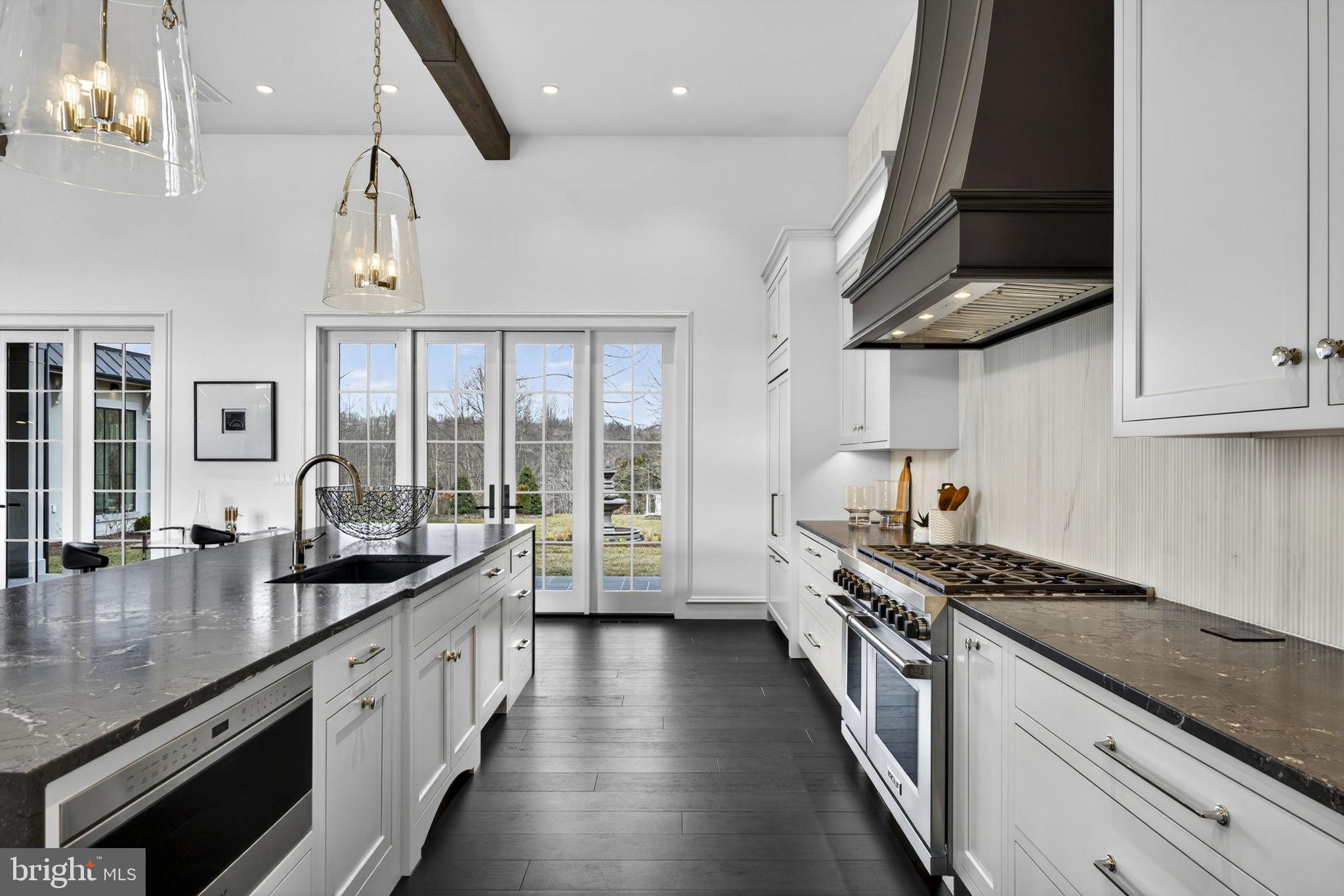 1 FOXTROT KNOLL LANE