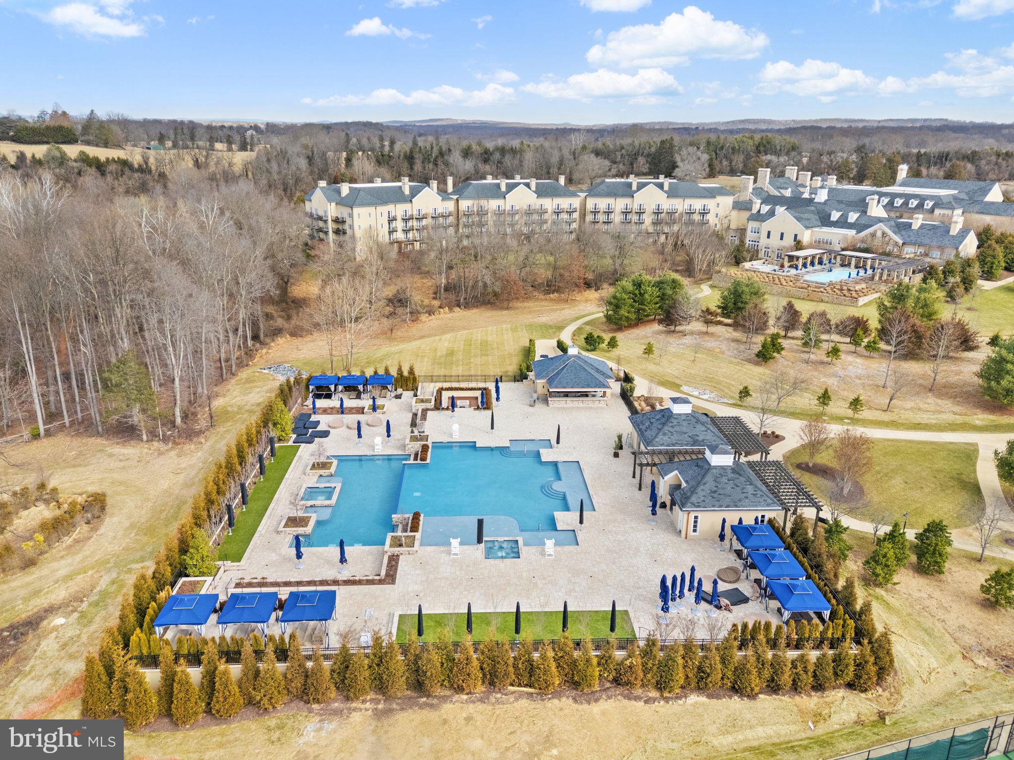 1 FOXTROT KNOLL LANE