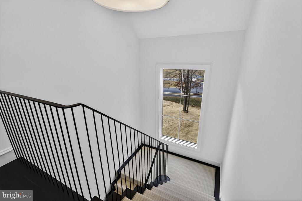1 FOXTROT KNOLL LANE