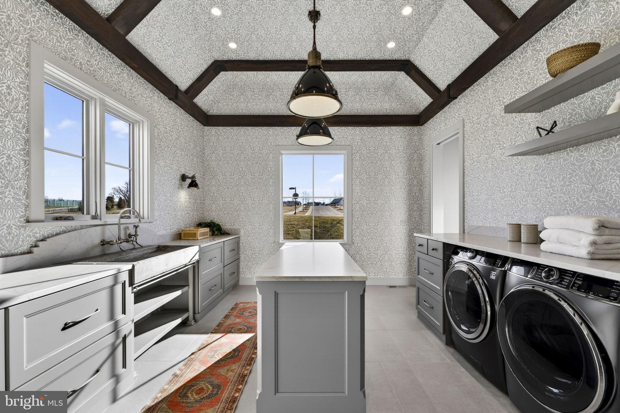 1 FOXTROT KNOLL LANE