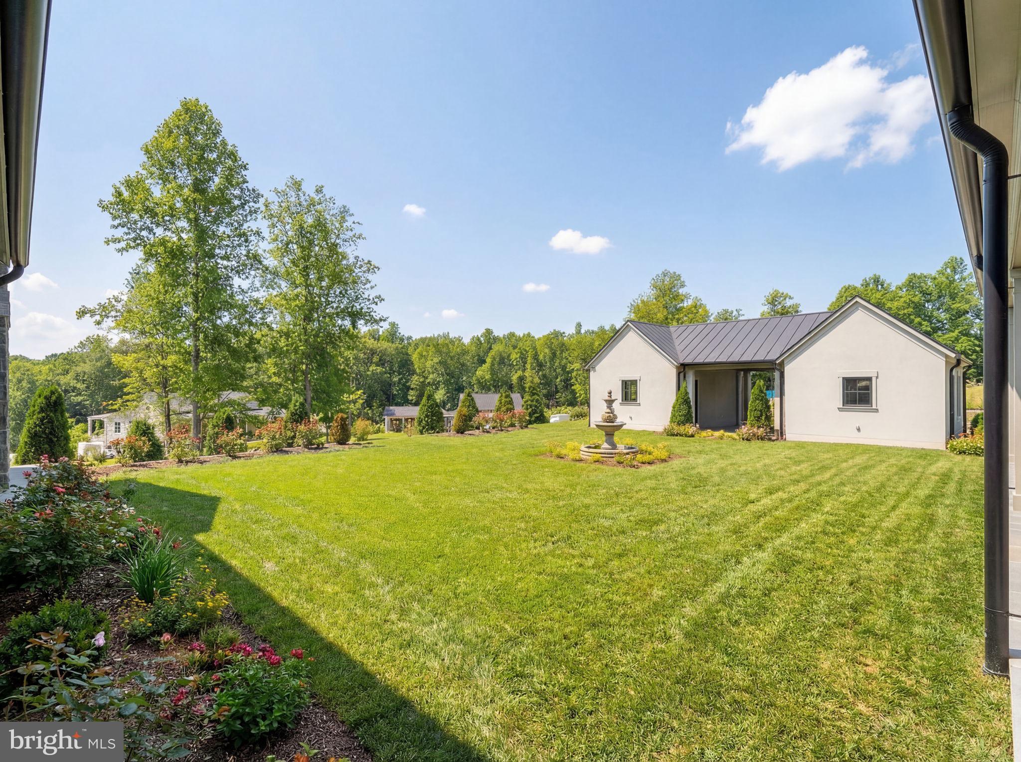 1 FOXTROT KNOLL LANE