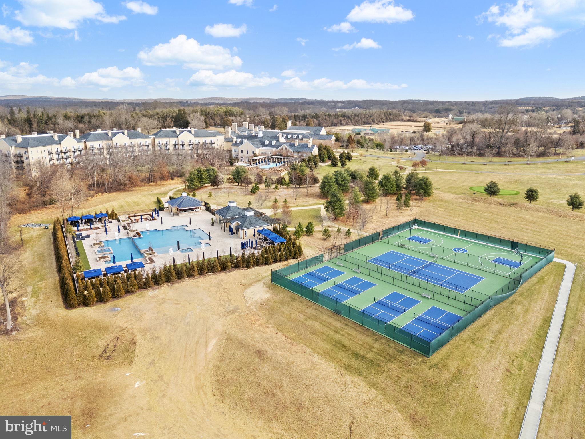 1 FOXTROT KNOLL LANE