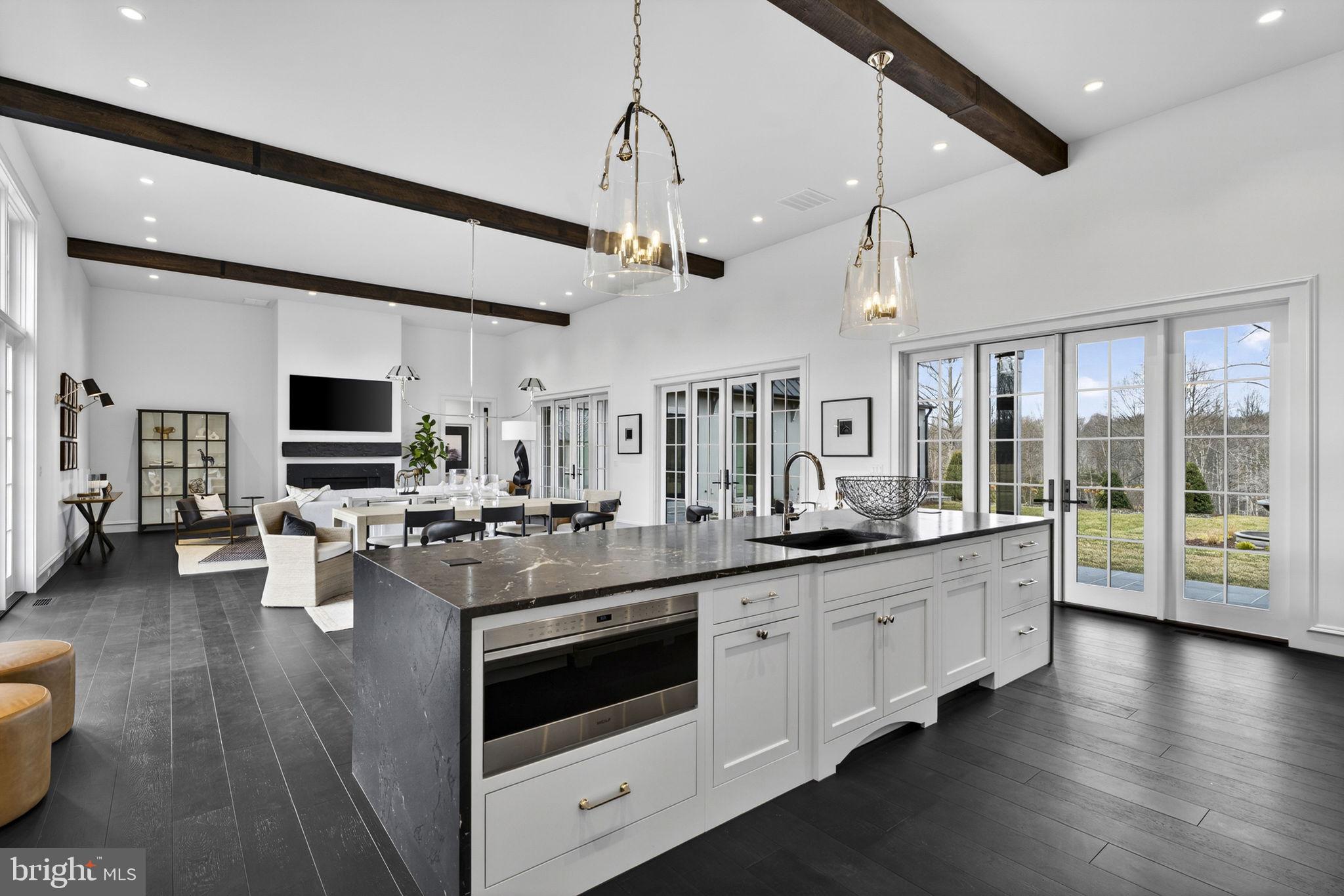 1 FOXTROT KNOLL LANE