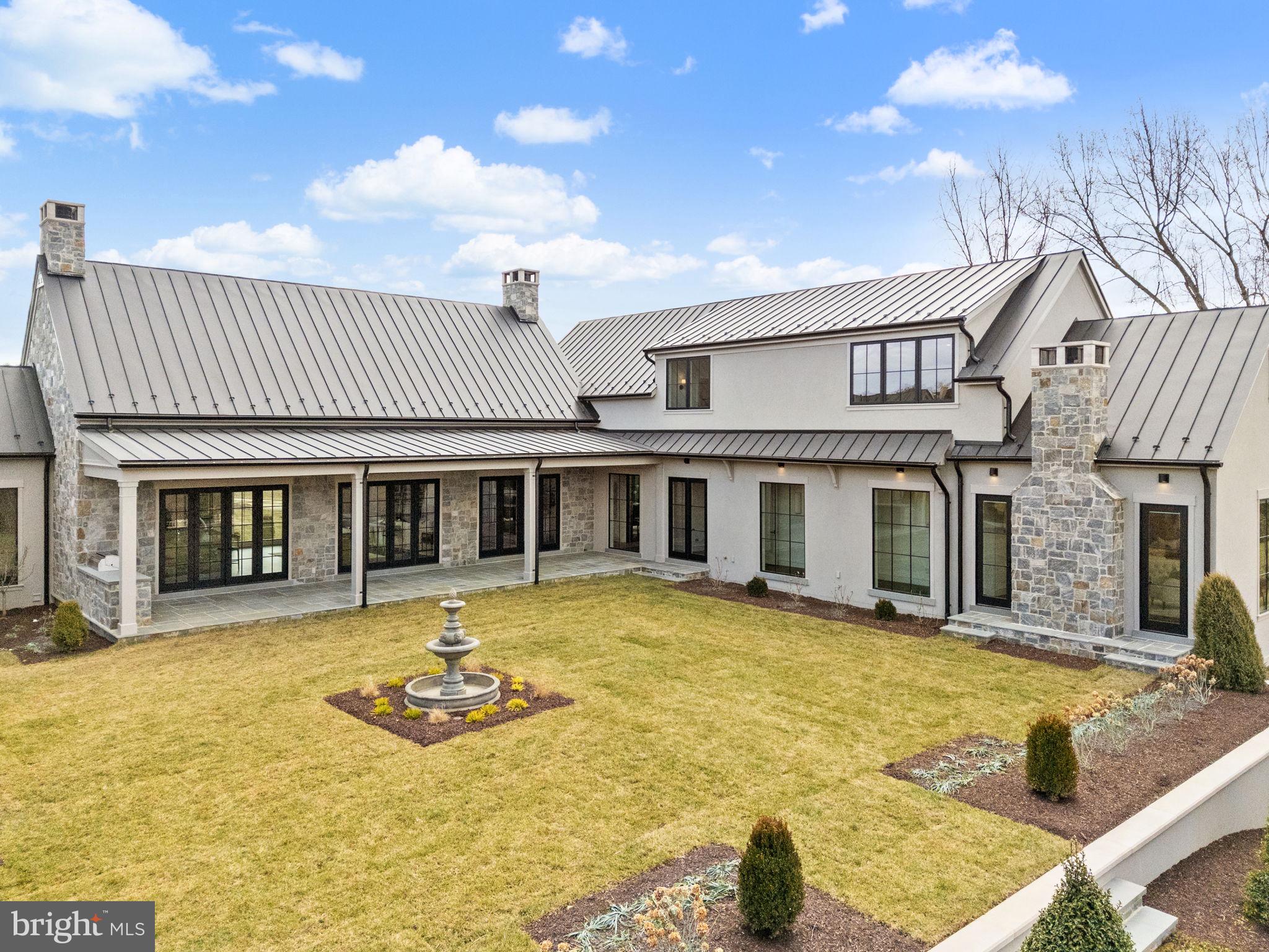 1 FOXTROT KNOLL LANE