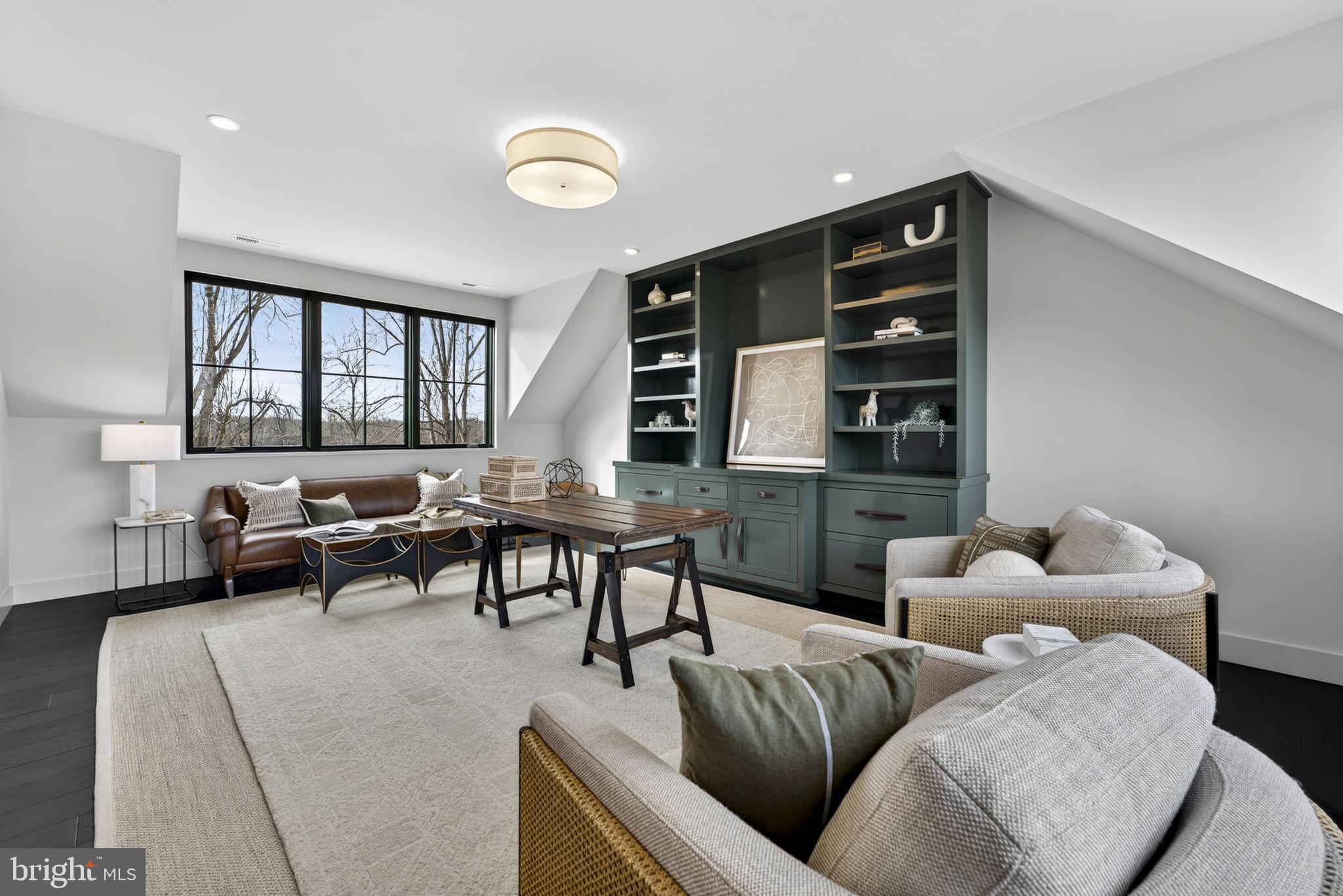 1 FOXTROT KNOLL LANE