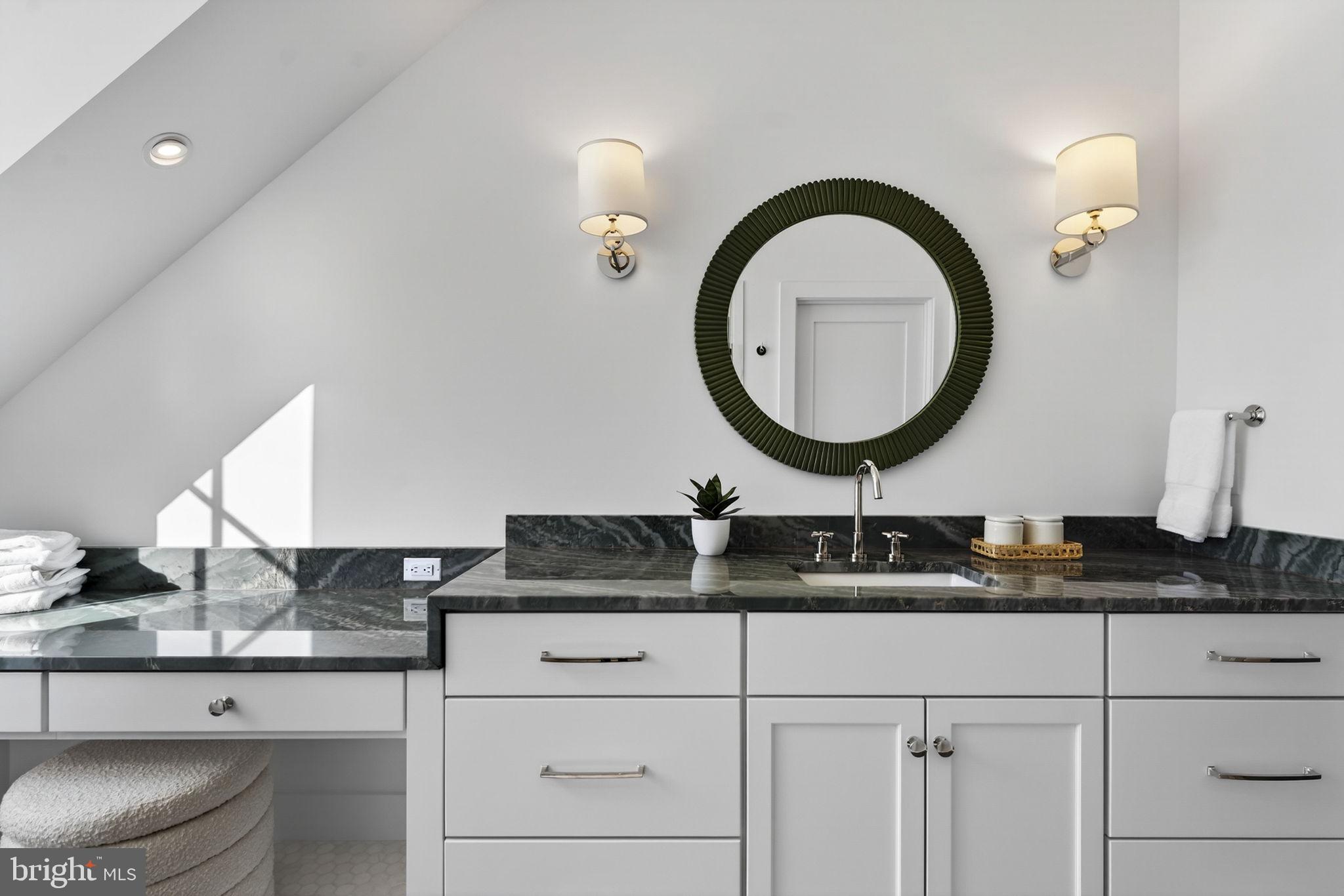 1 FOXTROT KNOLL LANE