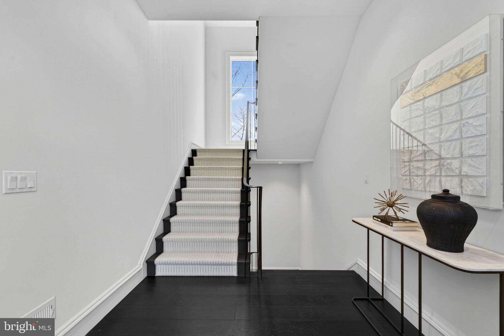 1 FOXTROT KNOLL LANE