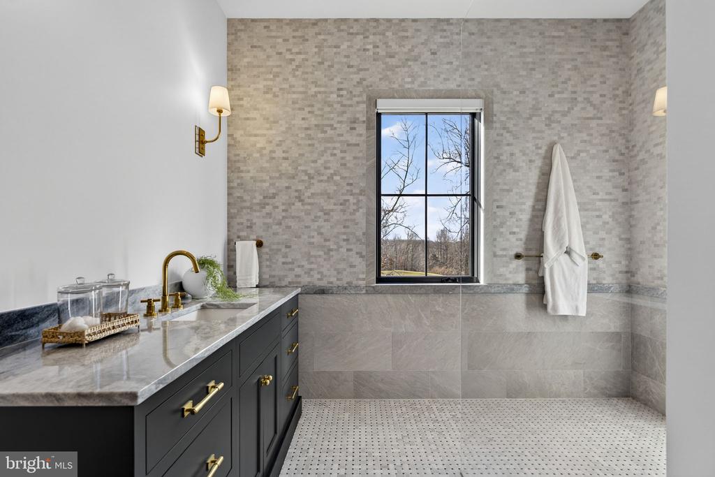 1 FOXTROT KNOLL LANE