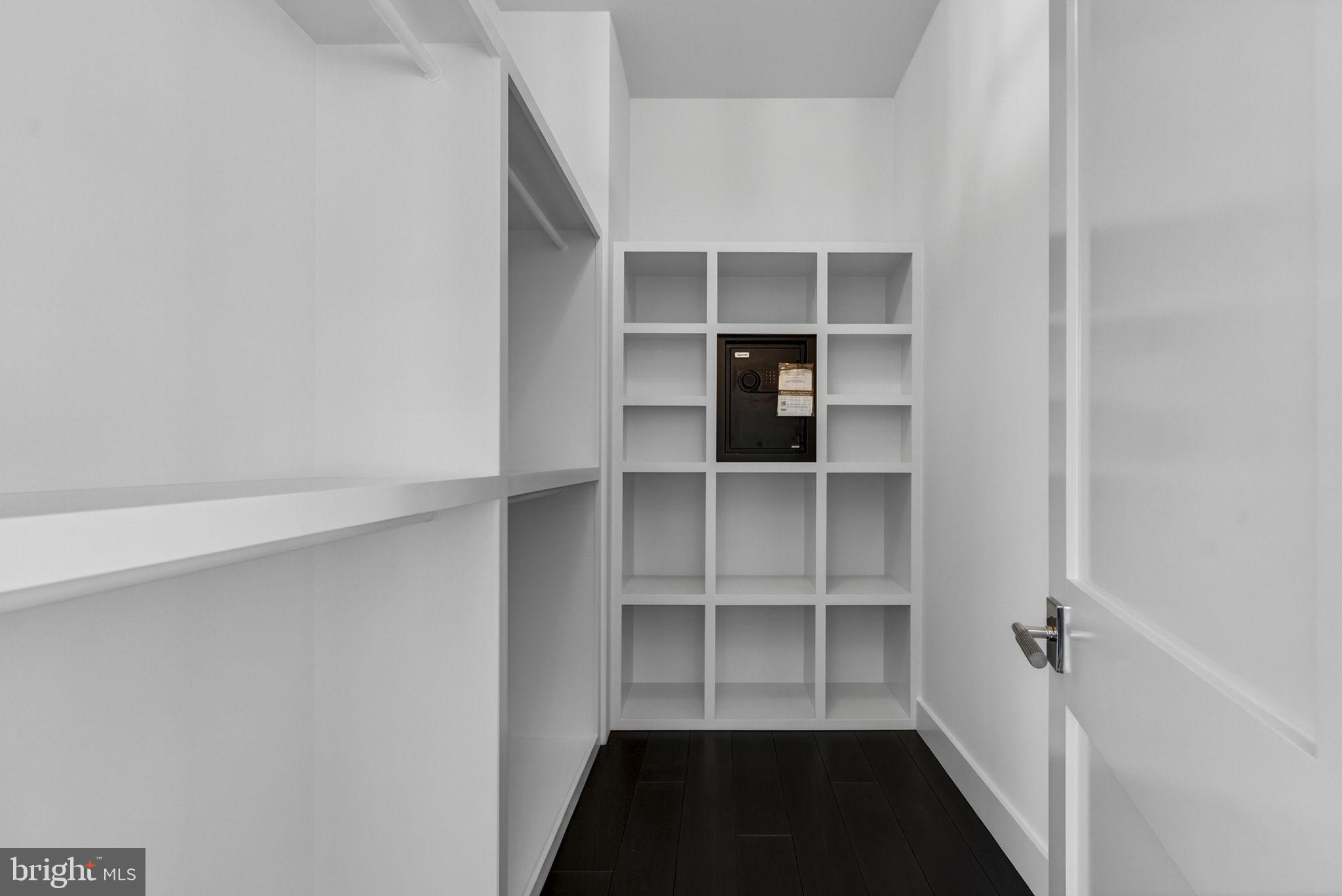 1 FOXTROT KNOLL LANE