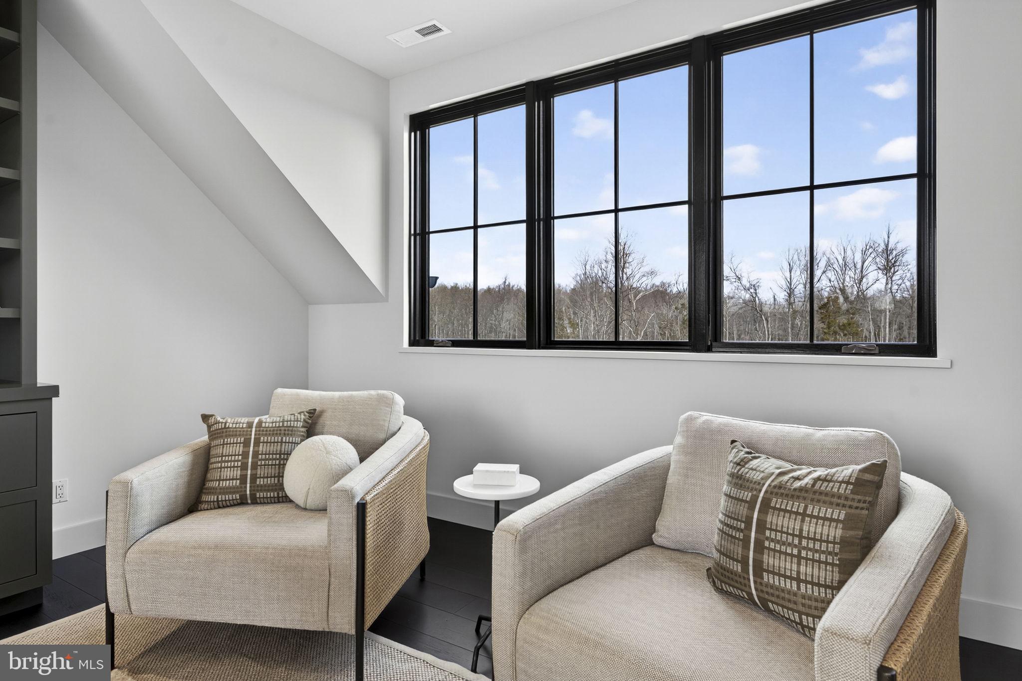 1 FOXTROT KNOLL LANE