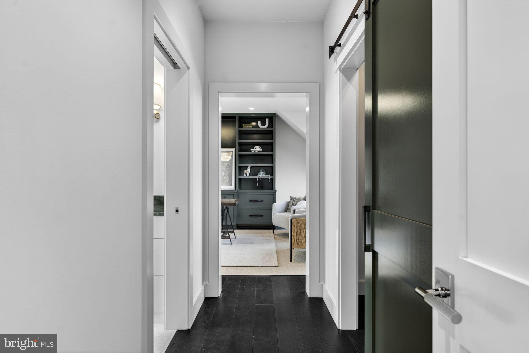 1 FOXTROT KNOLL LANE