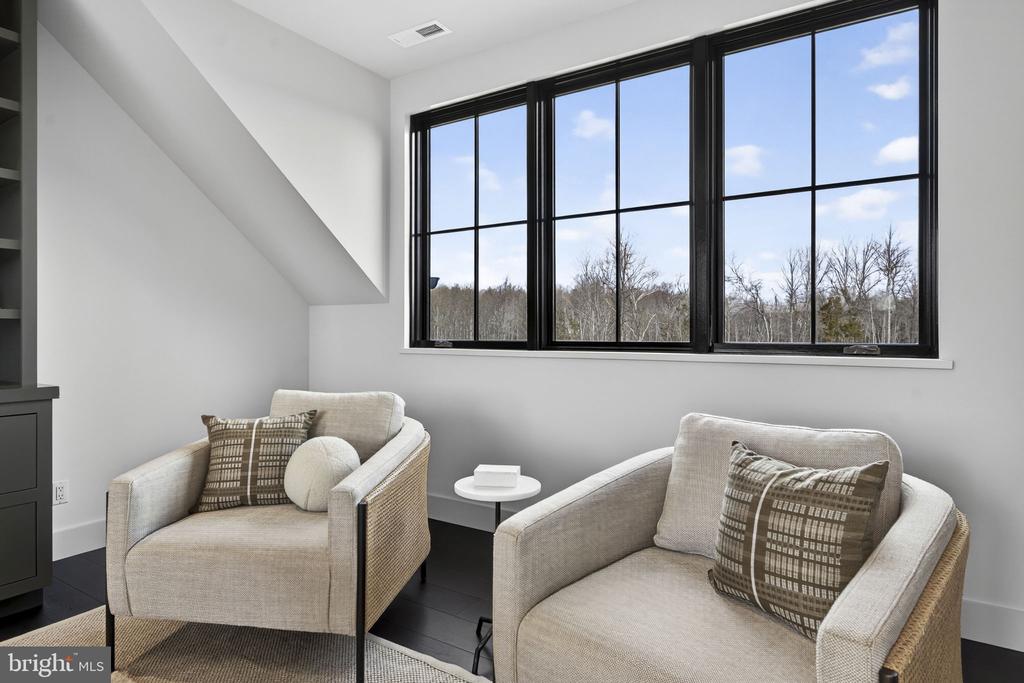 1 FOXTROT KNOLL LANE