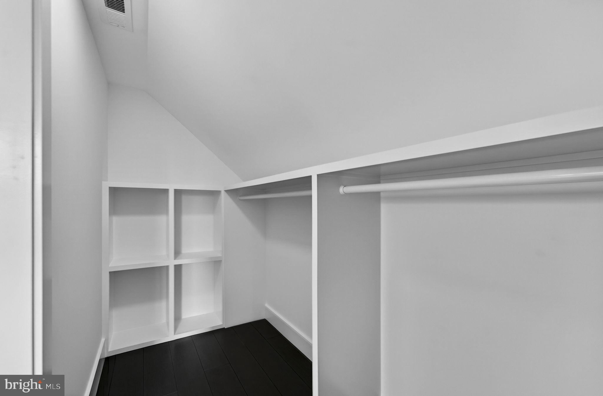 1 FOXTROT KNOLL LANE