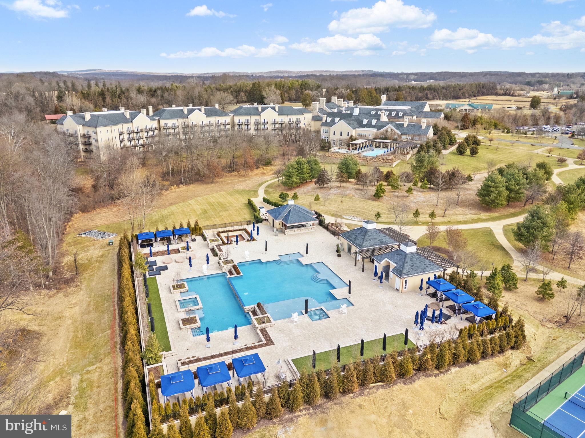 1 FOXTROT KNOLL LANE