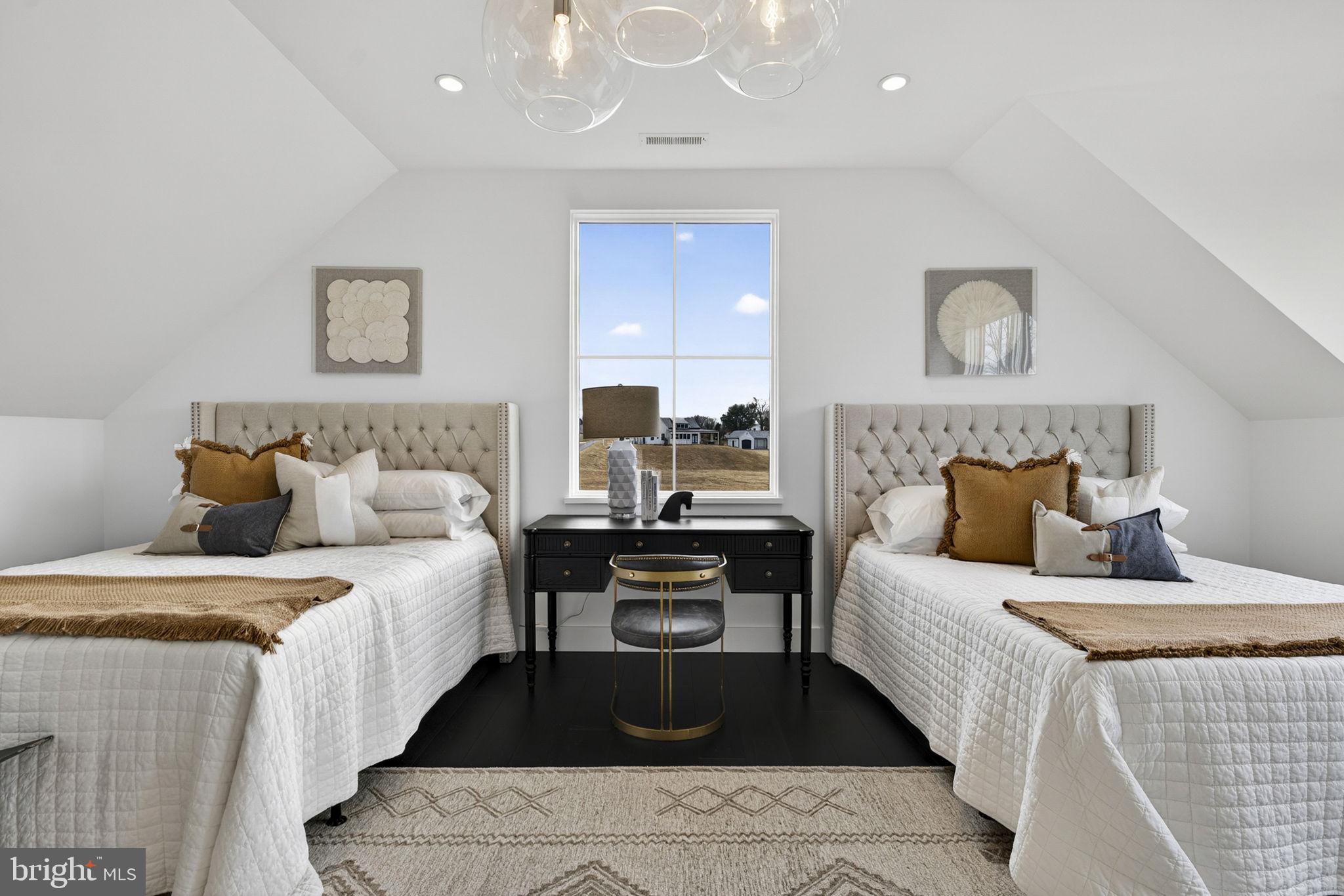 1 FOXTROT KNOLL LANE