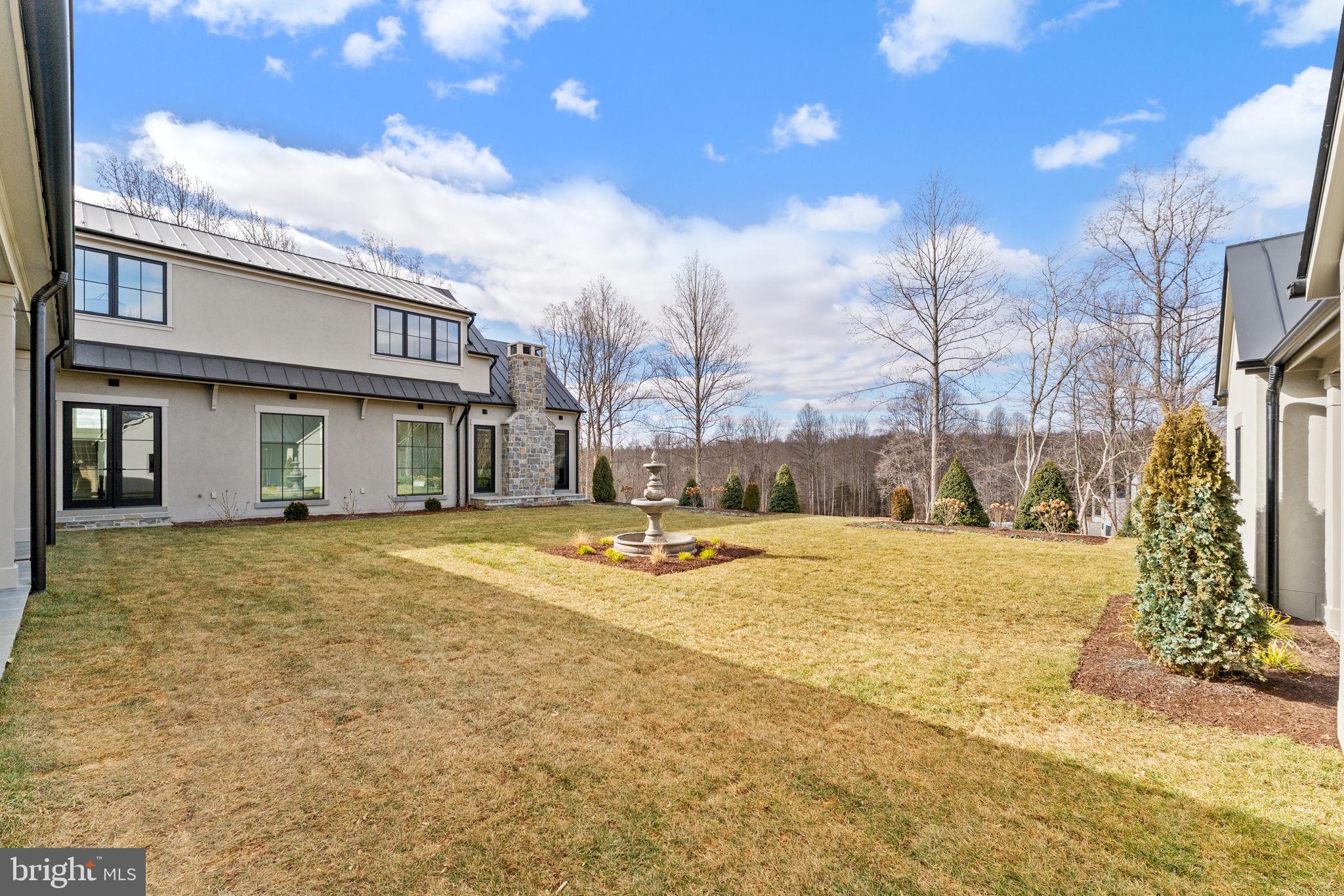 1 FOXTROT KNOLL LANE