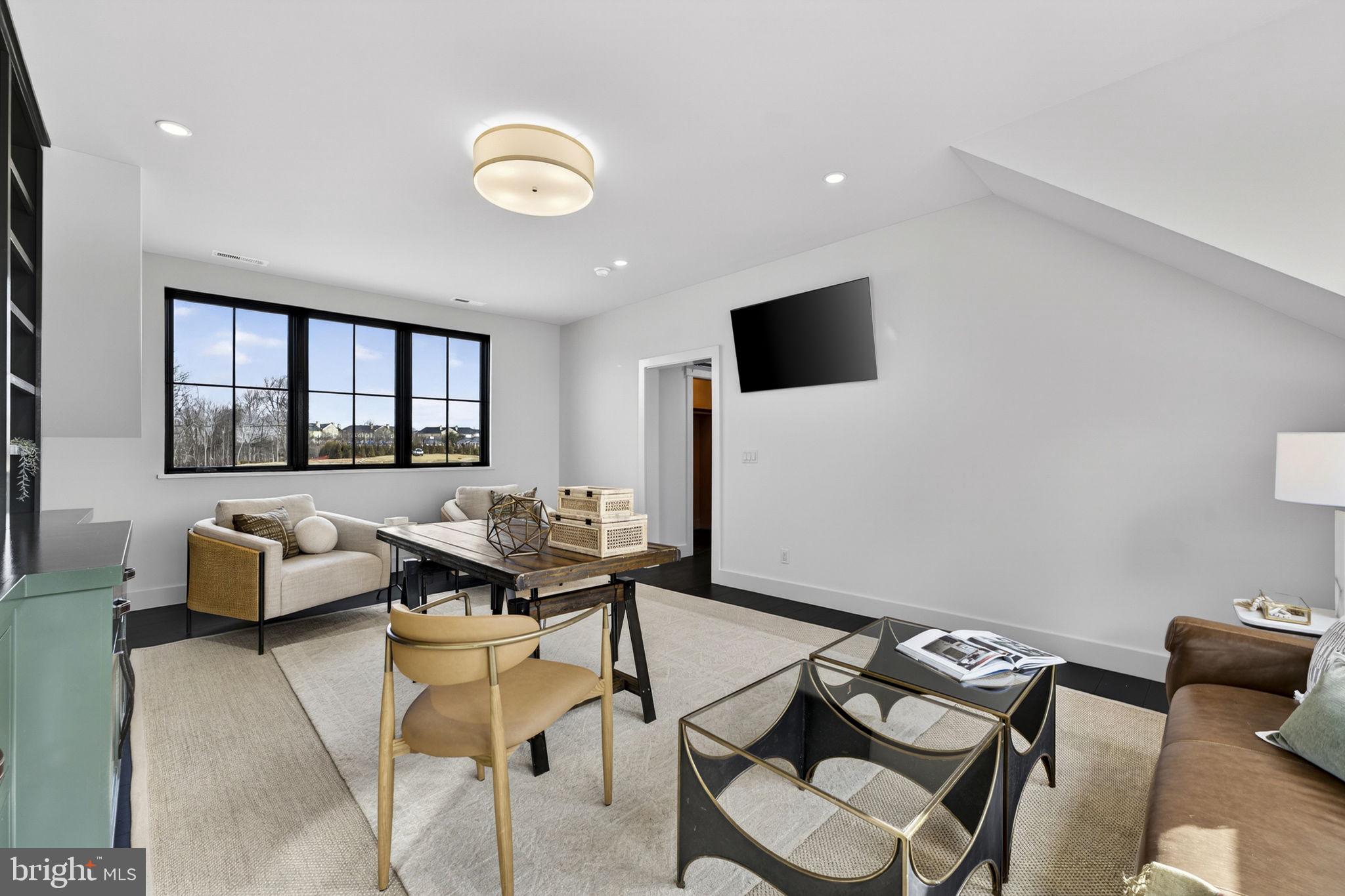 1 FOXTROT KNOLL LANE