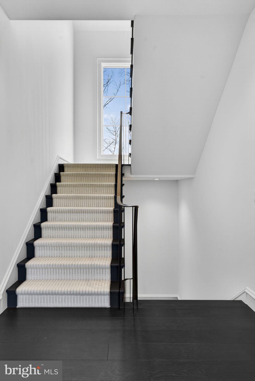 1 FOXTROT KNOLL LANE