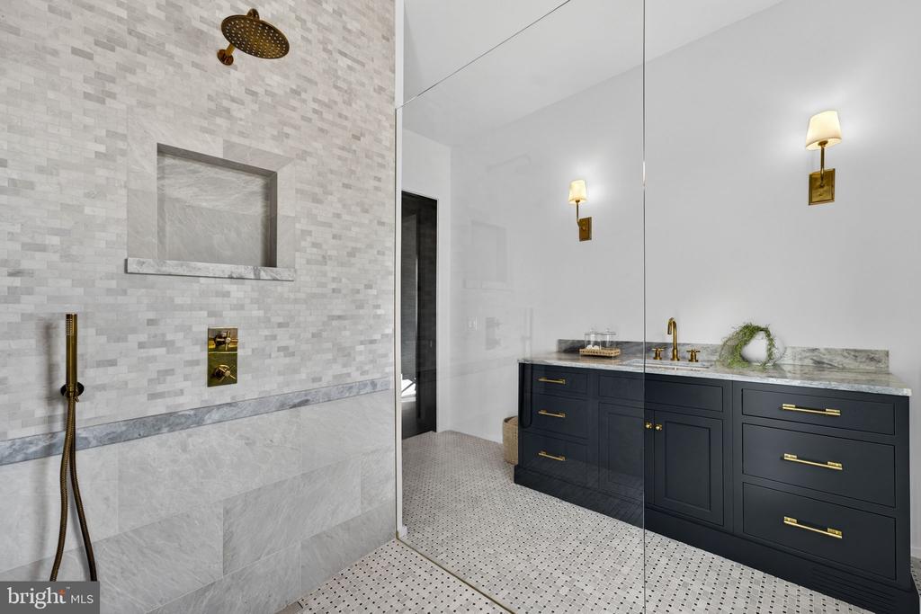 1 FOXTROT KNOLL LANE