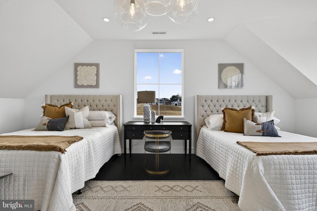 1 FOXTROT KNOLL LANE