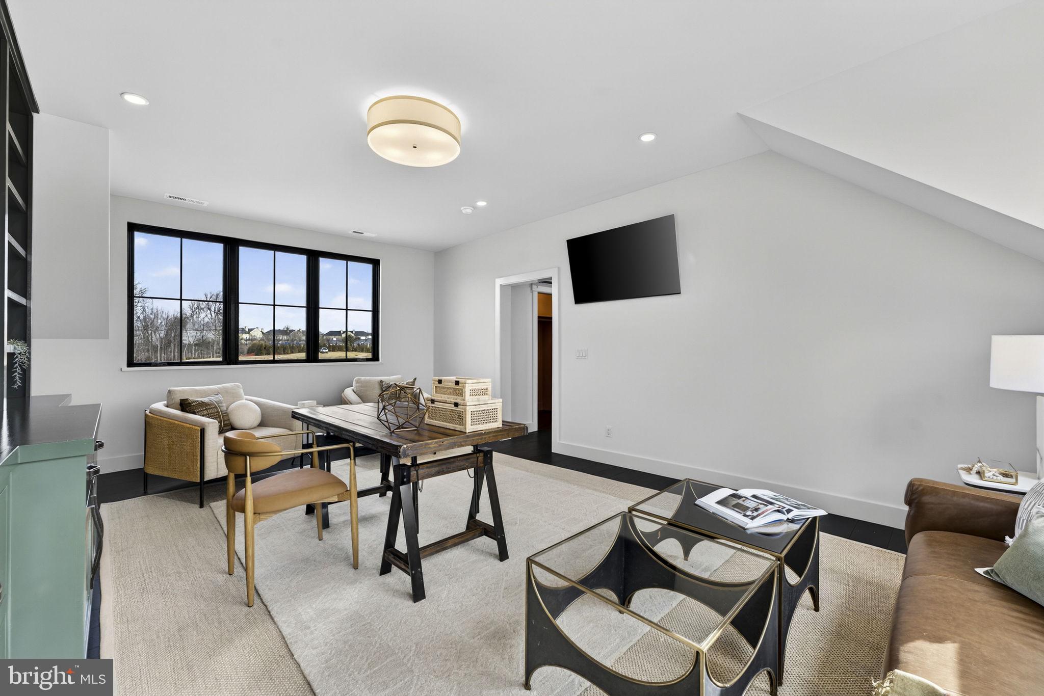 1 FOXTROT KNOLL LANE