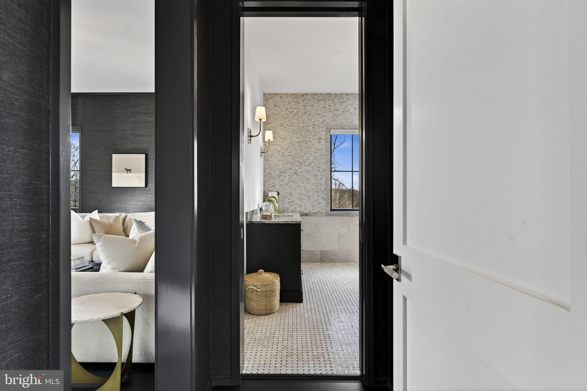 1 FOXTROT KNOLL LANE