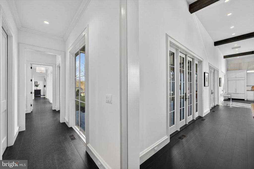 1 FOXTROT KNOLL LANE