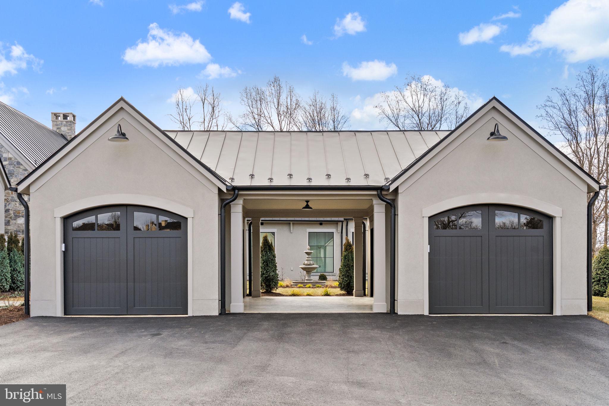 1 FOXTROT KNOLL LANE