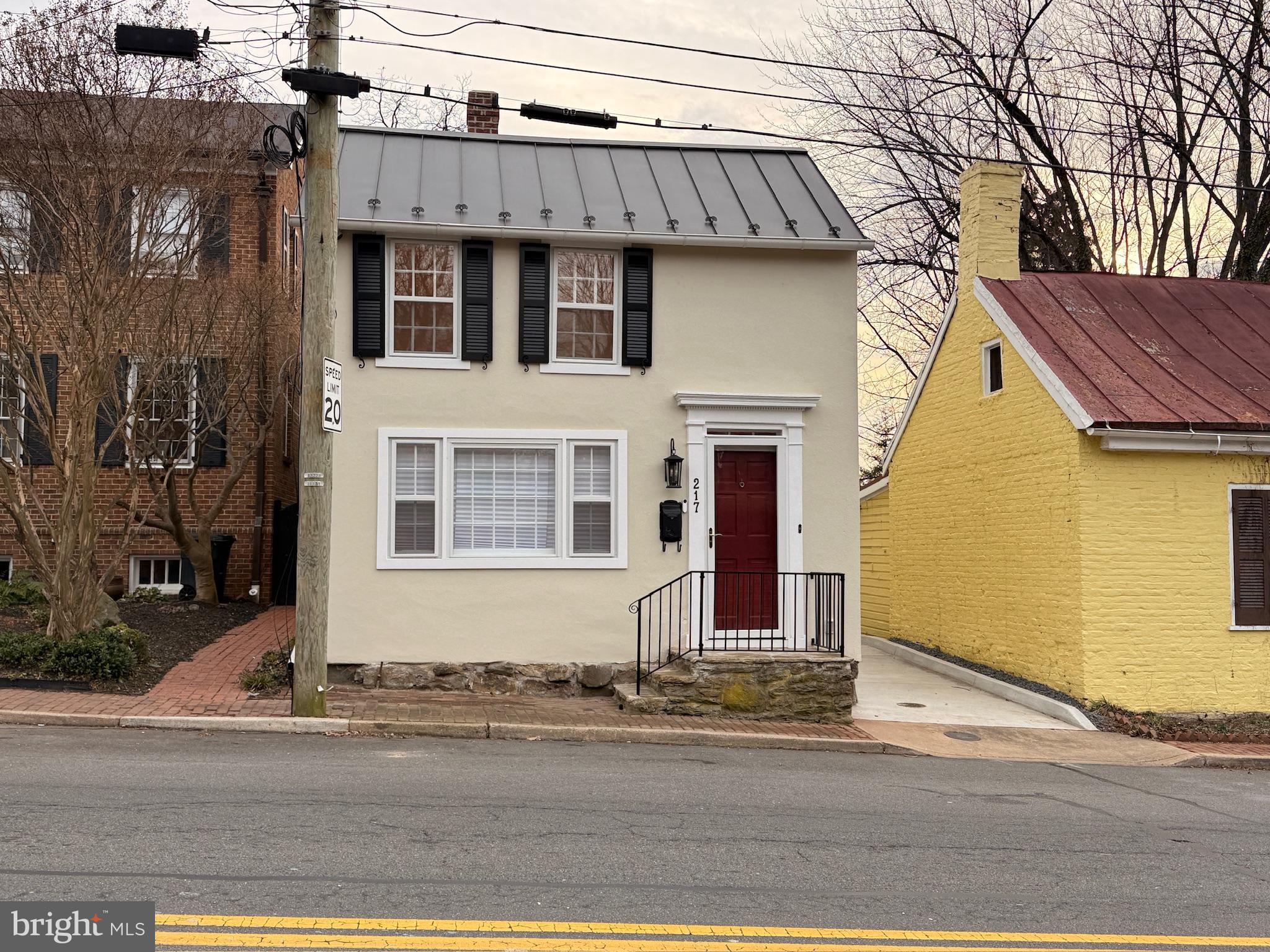 217 W MARKET STREET