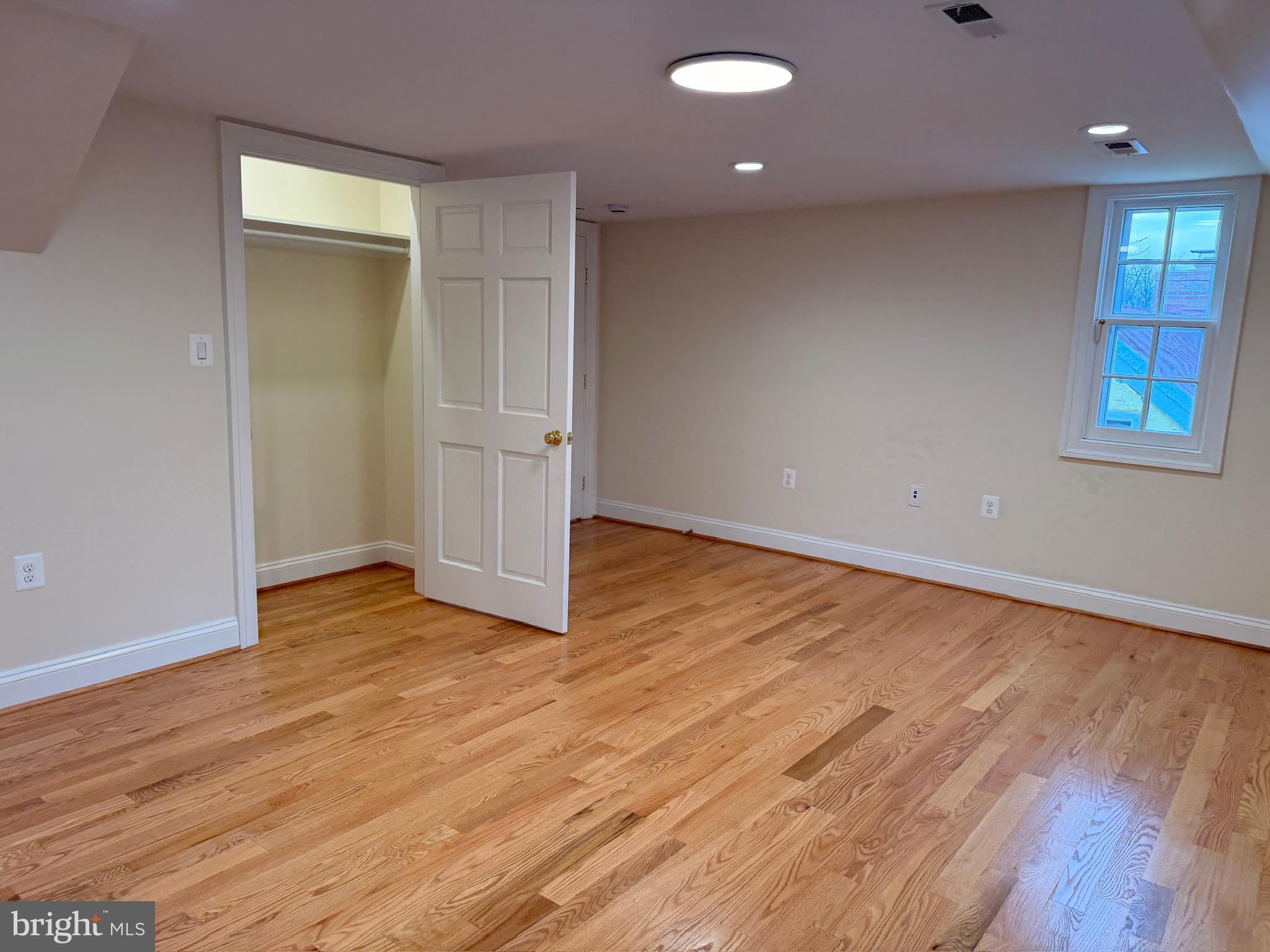 217 W MARKET STREET