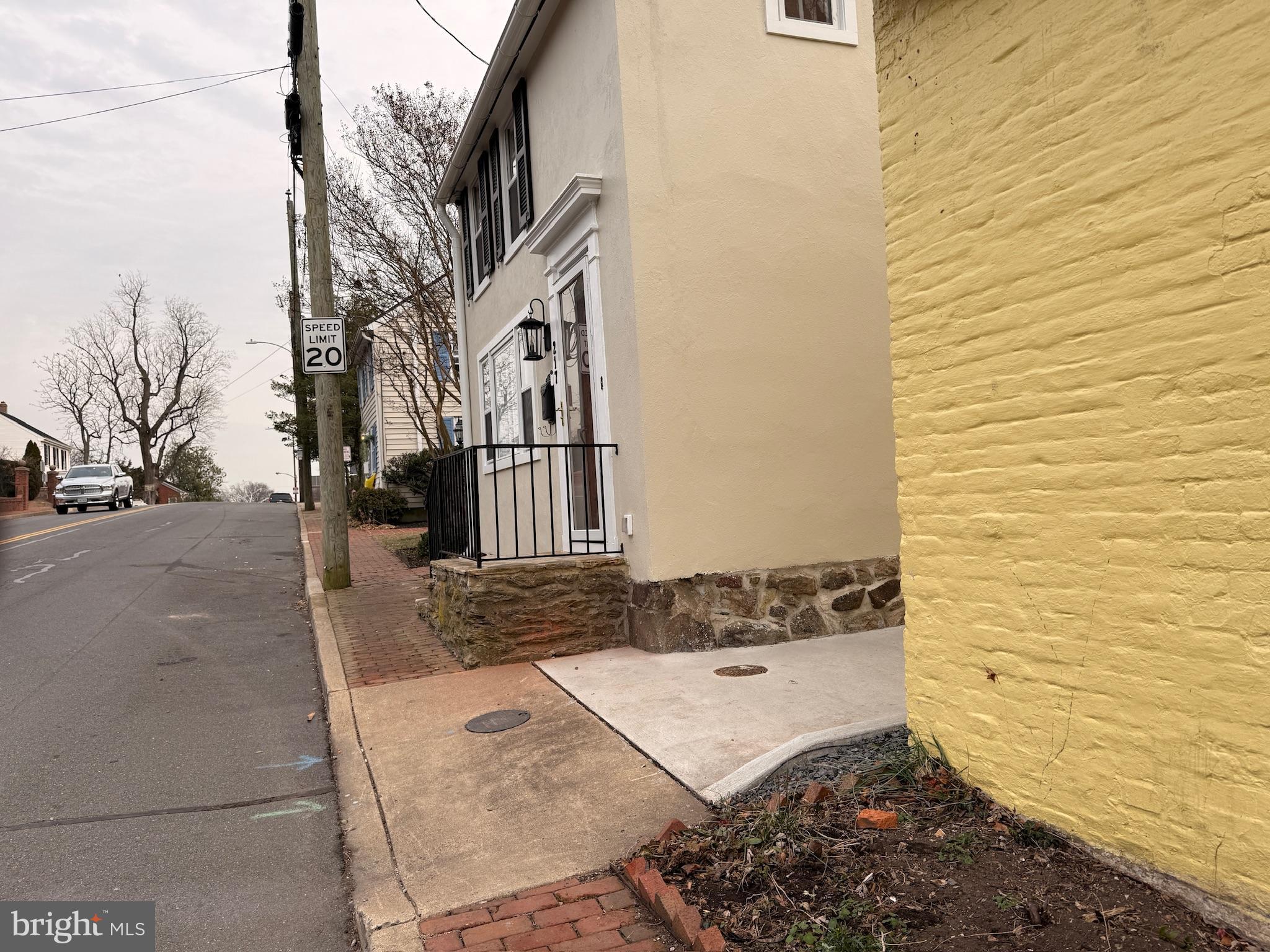 217 W MARKET STREET