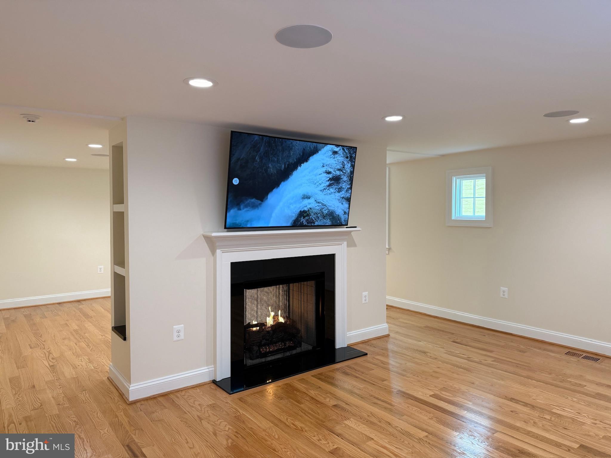 217 W MARKET STREET