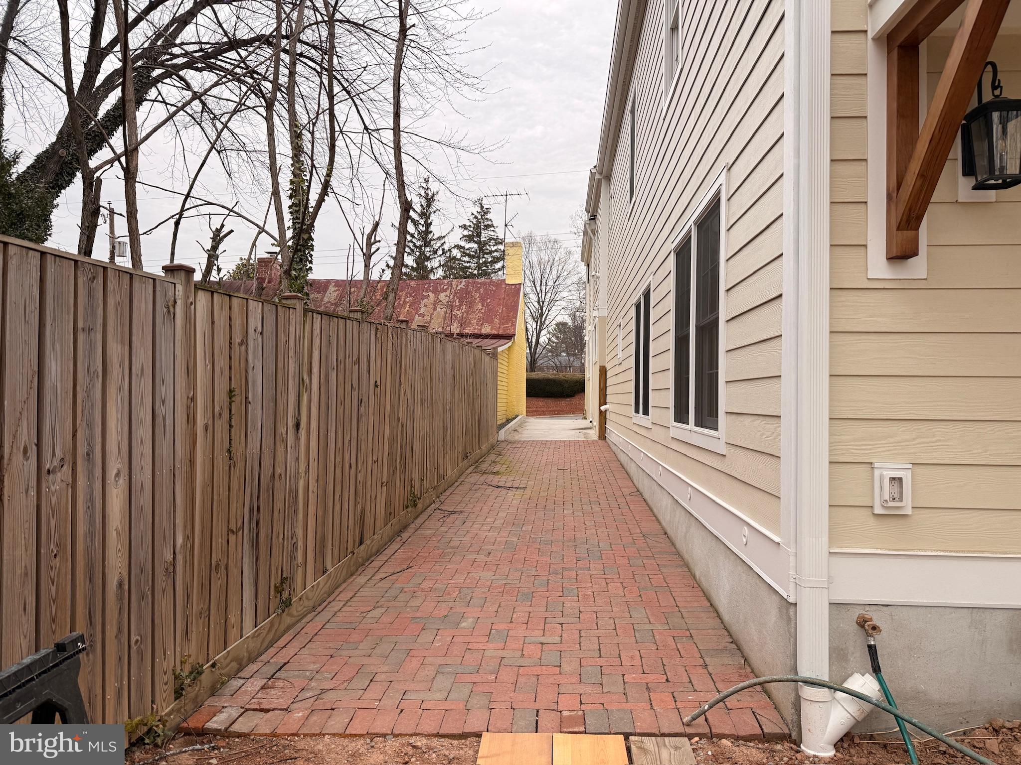 217 W MARKET STREET
