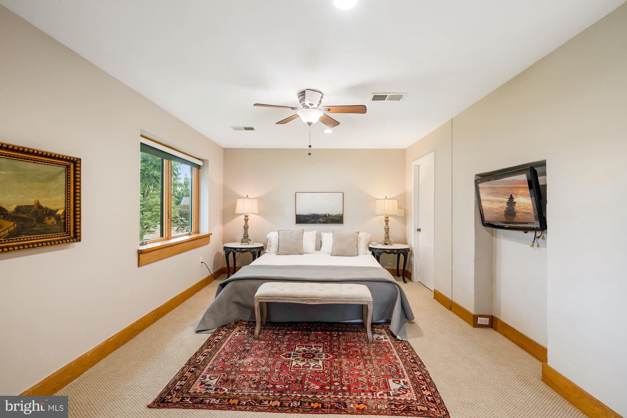 35299 SNICKERSVILLE TURNPIKE