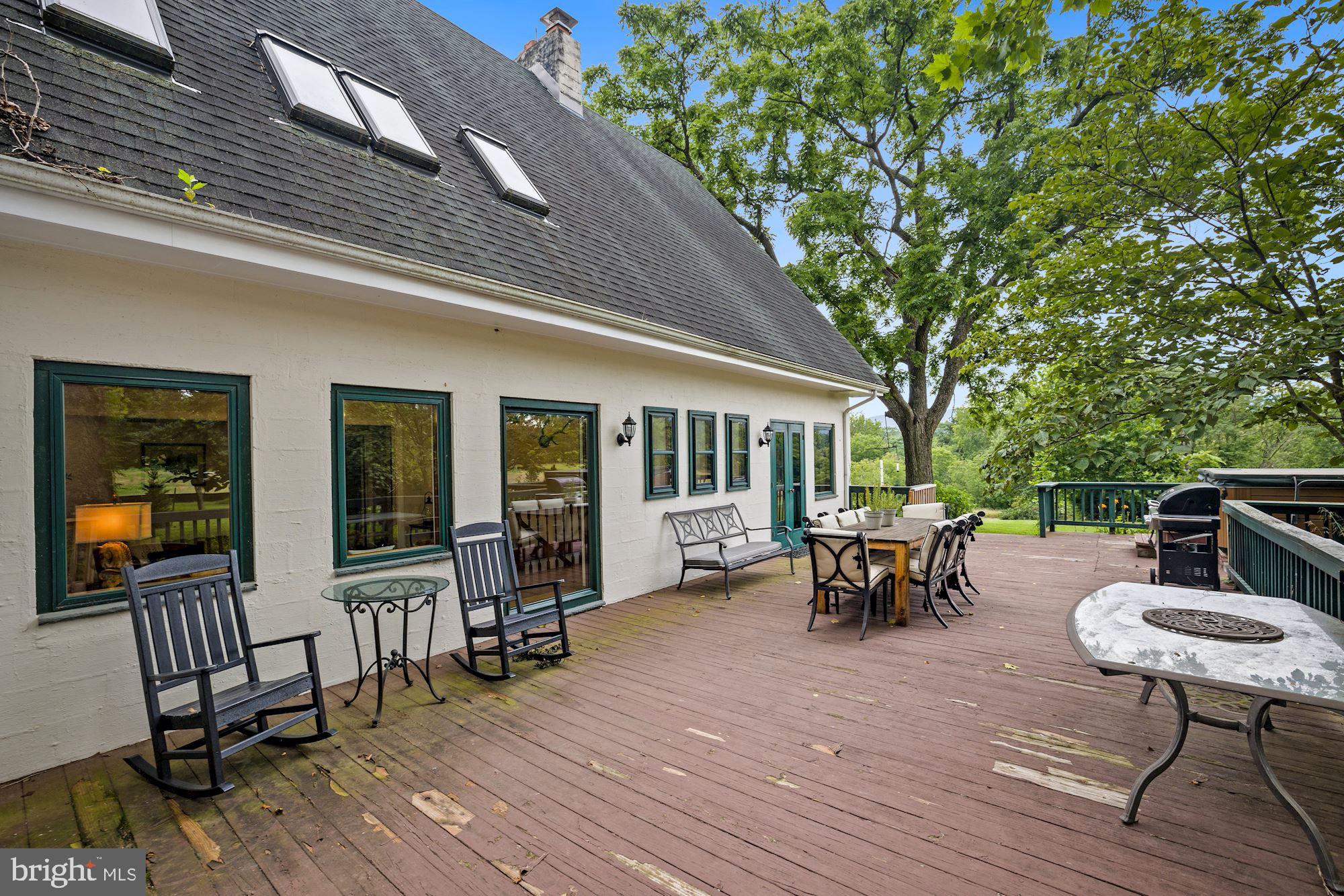 35299 SNICKERSVILLE TURNPIKE