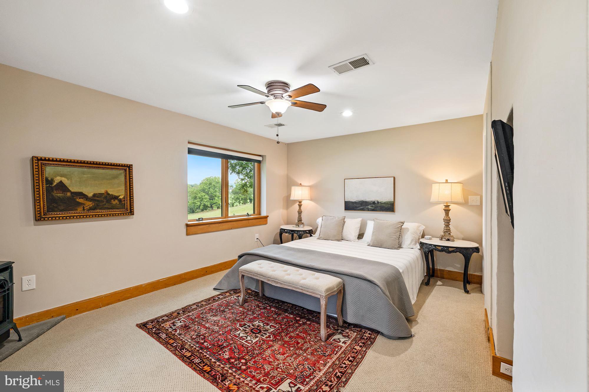 35299 SNICKERSVILLE TURNPIKE