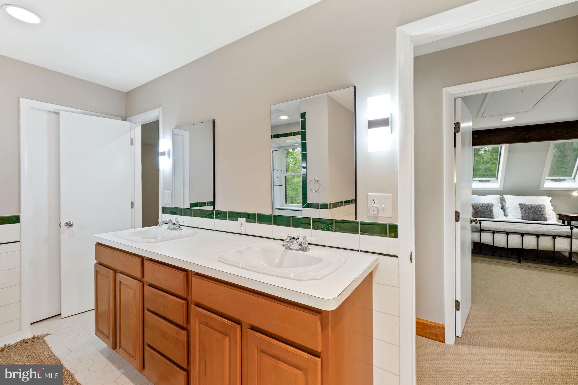 35299 SNICKERSVILLE TURNPIKE