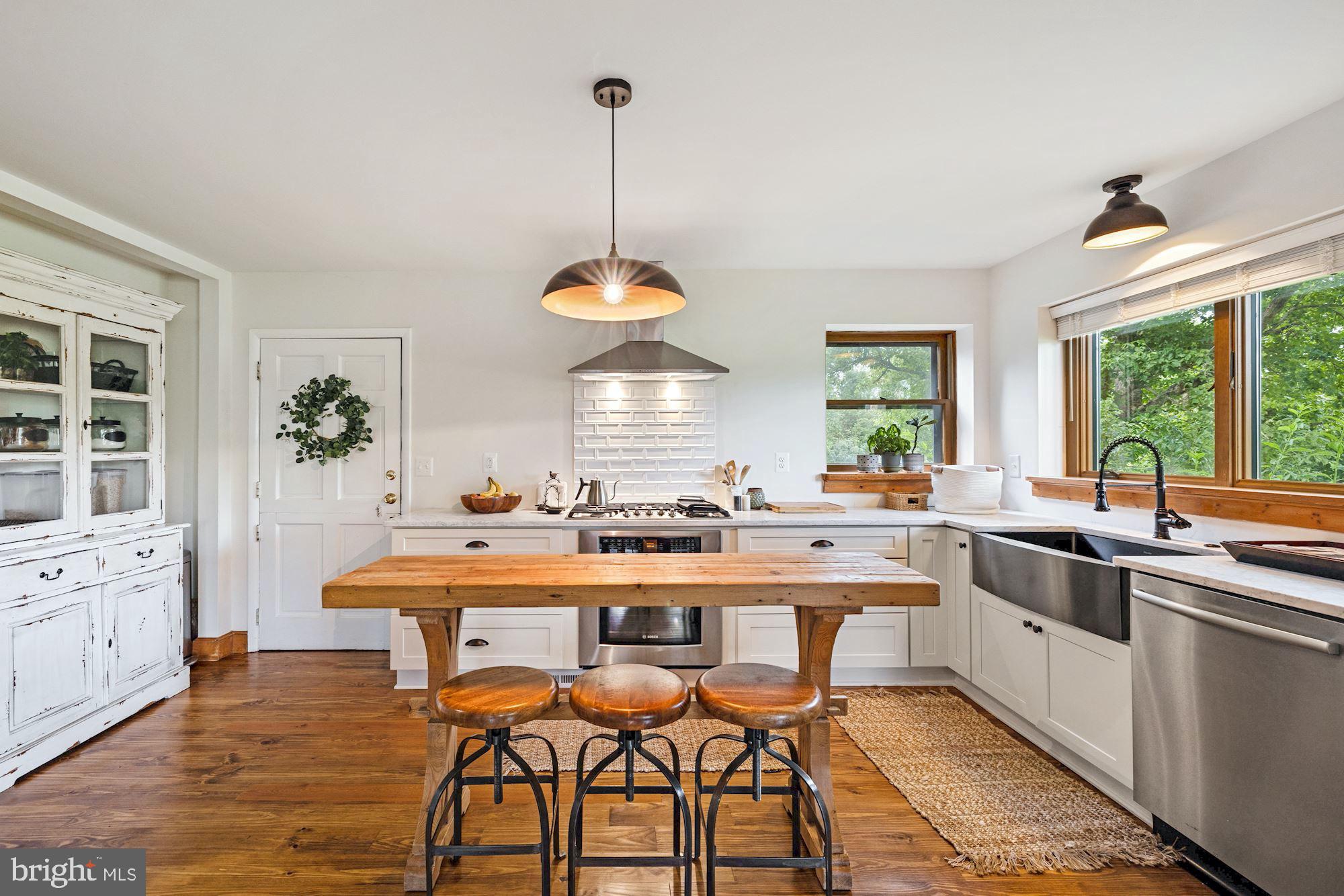 35299 SNICKERSVILLE TURNPIKE